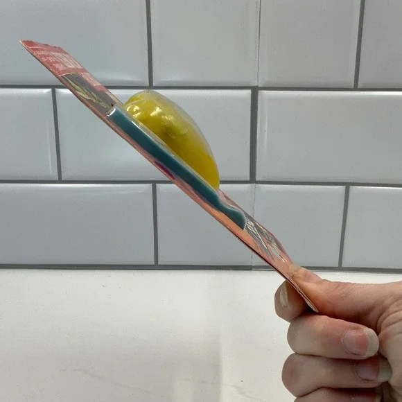 Dissect-It Discover-It Synthetic Ancient Amber Lab STEM Toy Mystery Insect Kit - Picture 4 of 4